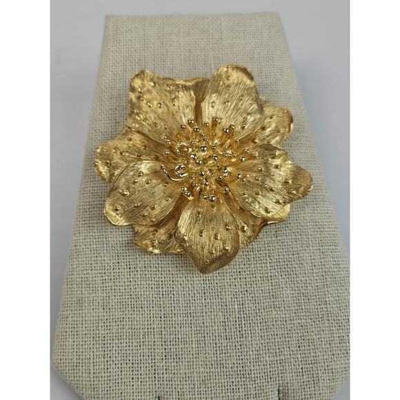 Kenneth Jay Lane Dogwood Flower Pin/Brooch‎